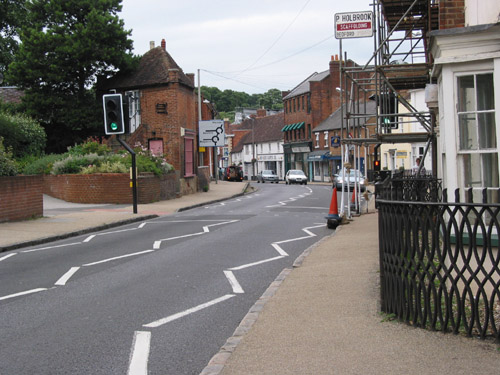 [PHOTO: a Puffin Crossing in Ampthill town centre: 76kB]