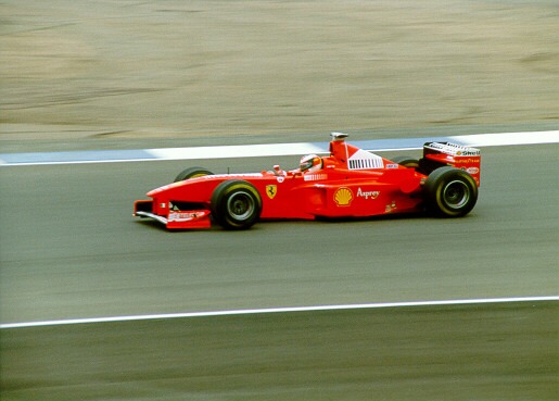 [PHOTOS: Michael Schumacher at Club: 47kB]