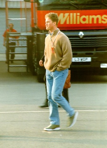 [PHOTO: Ralf in casual clothes: 54kB]