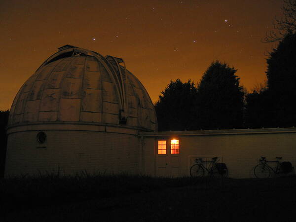 [PHOTO: The 36-inch dome by night: 18kB]