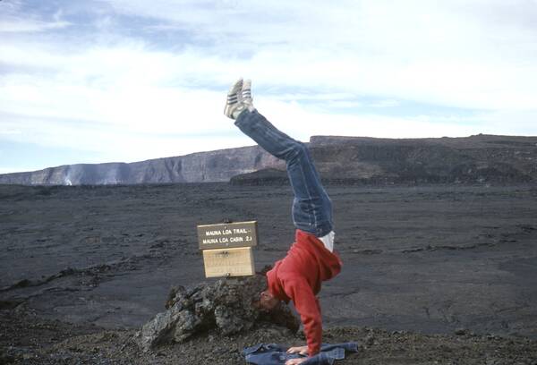 [PHOTO: Roger in a handstand on Mauna Loa: 27kB]