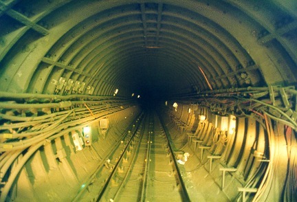 driver’s view of tube tunnel ahead (whilst stopped): 54kB]