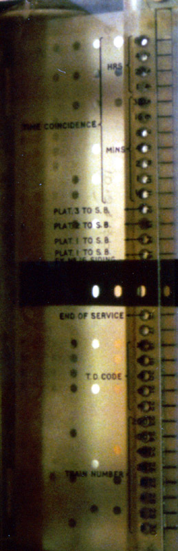 [PHOTO: Detail of programme-machine tracks: 71kB]