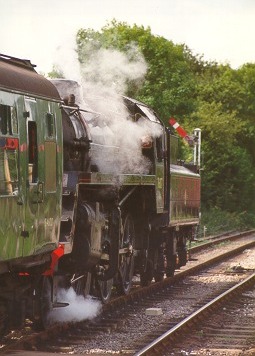 [PHOTO: long shot of steam loco: 37kB]