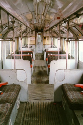 [PHOTO: interior view of unconverted car, daylight: 49kB]