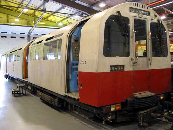 [PHOTO: 1983 tube stock driving car in LT Museum Depot (90kB)]