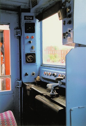 [PHOTO: A stock cab, portrait view in daylight: 45kB]